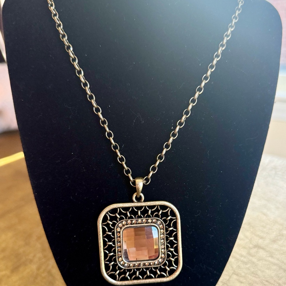 Elegant Pendant Necklace